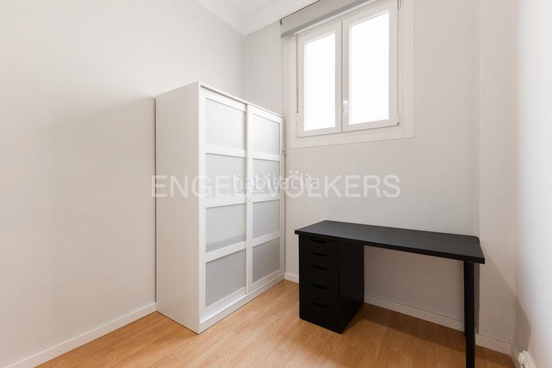 Foto 394a9b06-26e9-4783-bd67-f16d6ec7e79b. Alquiler apartamento luminoso piso en pleno centro en Valencia