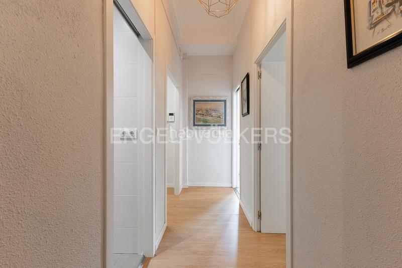 Foto 40d773fc-4703-427e-816d-da4199c4b532. Alquiler apartamento luminoso piso en pleno centro en Valencia