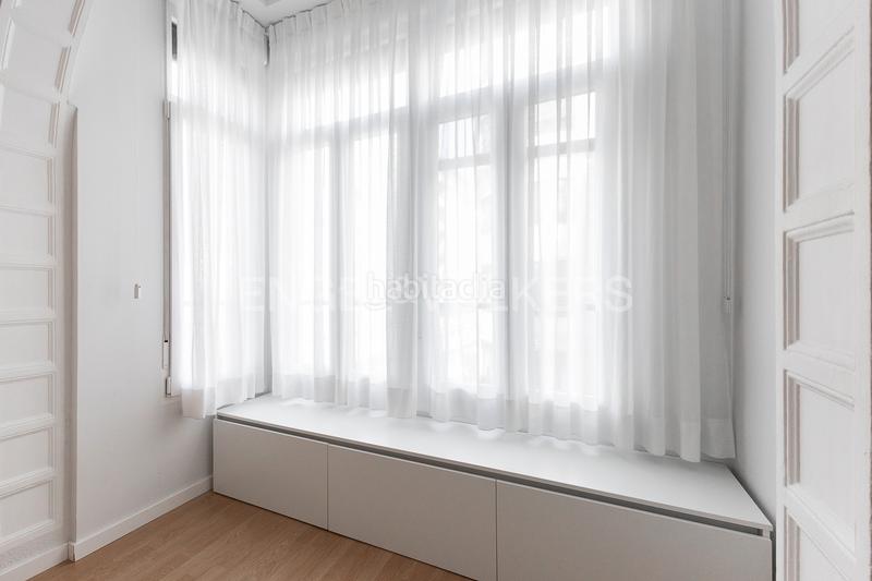 Foto 4f589890-a975-471e-98b5-2dcc28f6db60. Alquiler apartamento luminoso piso en pleno centro en Valencia