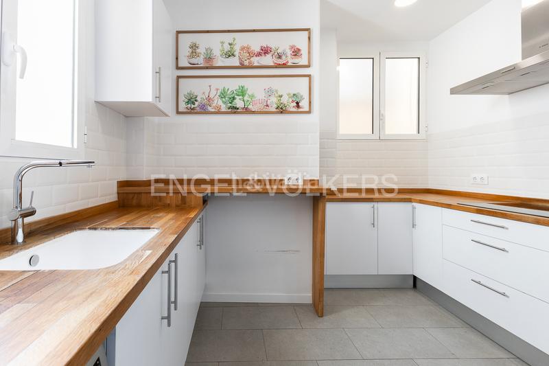 Foto 52b5f9b5-5b10-47ac-aab4-e00031c1908f. Alquiler apartamento luminoso piso en pleno centro en Valencia