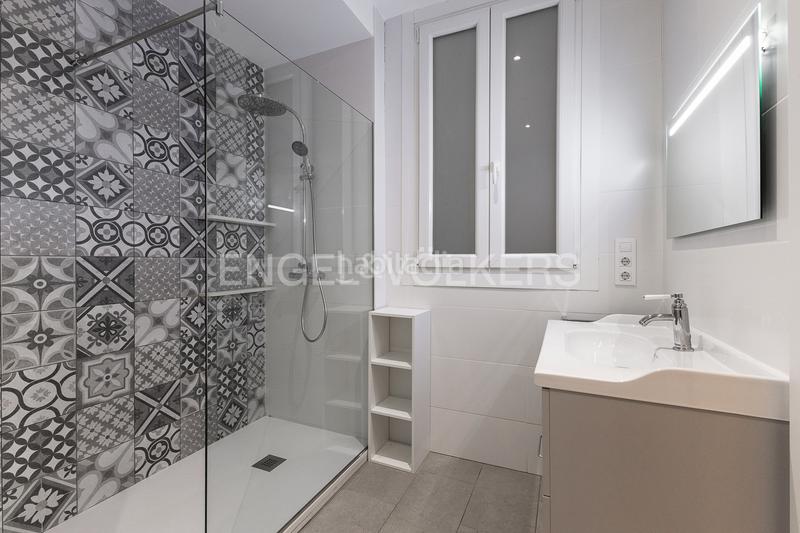 Foto 80f8b91b-50b0-4dda-87d5-63f2c9b5a08d. Alquiler apartamento luminoso piso en pleno centro en Valencia