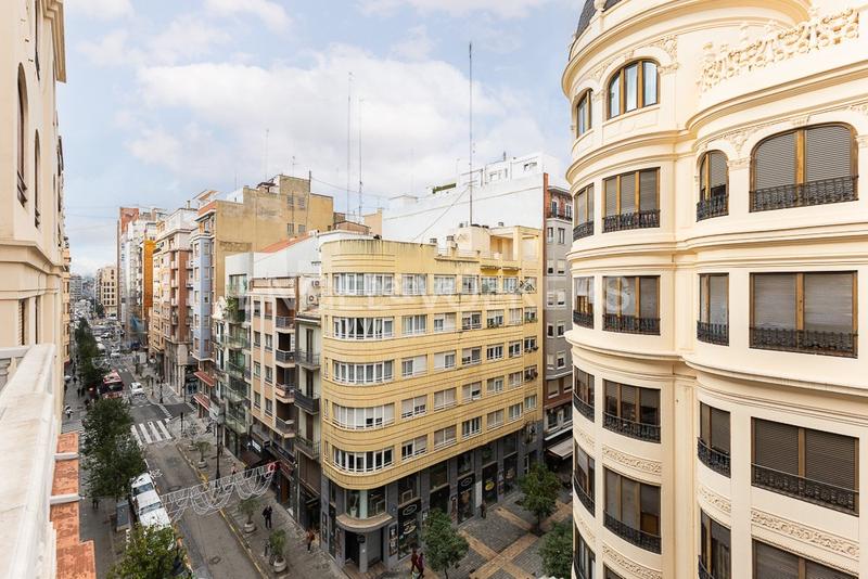 Foto 8c865f25-7060-47c1-b03b-2dc072c45746. Alquiler apartamento luminoso piso en pleno centro en Valencia