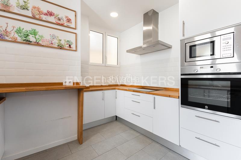 Foto a9a25e2d-d038-4a7c-8059-c828859897d6. Alquiler apartamento luminoso piso en pleno centro en Valencia