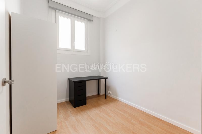 Foto c0fe5fe7-a29d-44da-8473-bc937b01fb08. Alquiler apartamento luminoso piso en pleno centro en Valencia