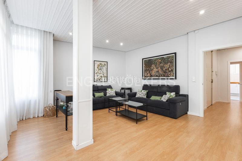 Foto cb0b822a-6094-49c9-ad59-963832ad215d. Alquiler apartamento luminoso piso en pleno centro en Valencia