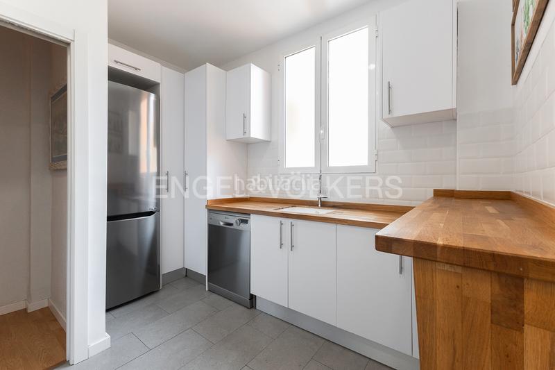 Foto e753817a-966b-4e4b-a6e6-1bb390a40623. Alquiler apartamento luminoso piso en pleno centro en Valencia