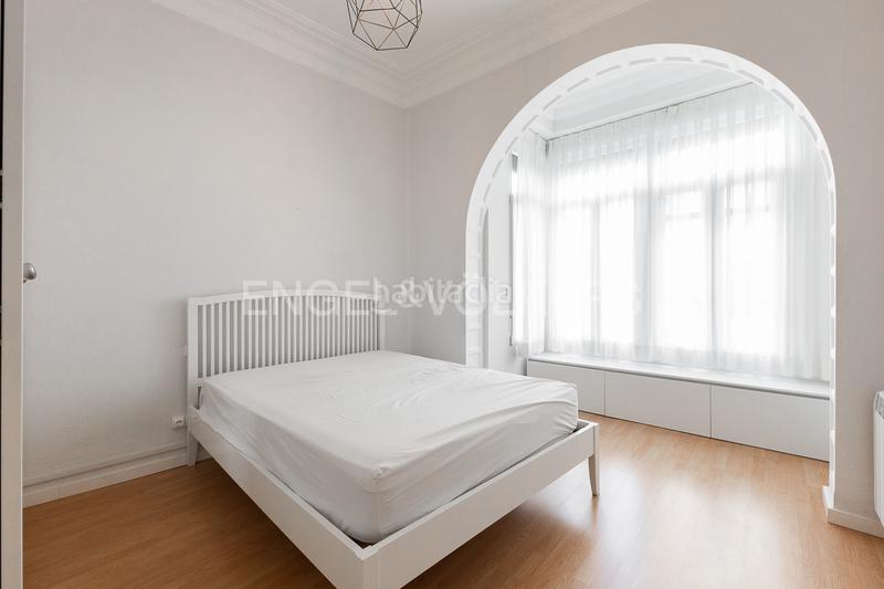 Foto ffb42a4f-f744-4e8e-a2fc-cdfa6e7cc9ae. Alquiler apartamento luminoso piso en pleno centro en Valencia