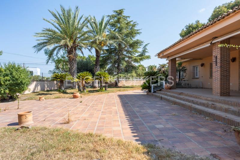 Foto f93e4128-0772-430b-9359-6a6d4dbc6548. Casa unifamiliar en una planta en La Cañada en La Cañada Paterna