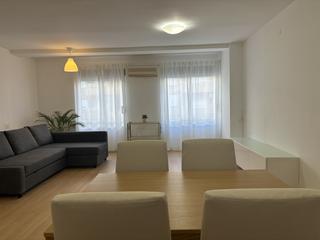 Lloguer Apartament  Carrer de la ciutat de bolonya. Acogedor piso reformado en campanar