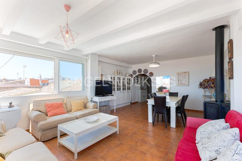 Foto fd8e5606-0199-45b5-bc1b-9e49dcbc174a. Àtic amb calefacció a Corinto-Almardà Sagunt