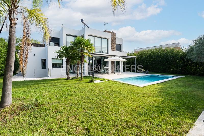 Foto 5de54276-a6ae-4ee3-b078-7de5701e0dc4. Casa con riscaldamento parcheggio in Torre en Conill-Cumbres de San Antonio Bétera