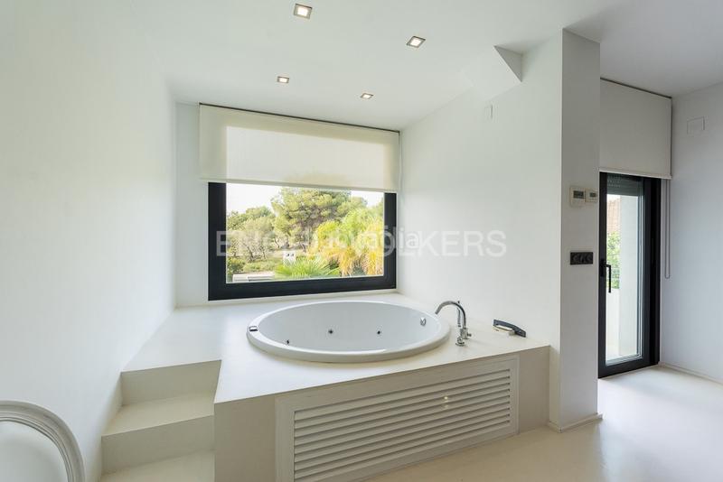Foto ad78e659-67f8-488c-8367-a207009667bf. Casa con riscaldamento parcheggio in Torre en Conill-Cumbres de San Antonio Bétera