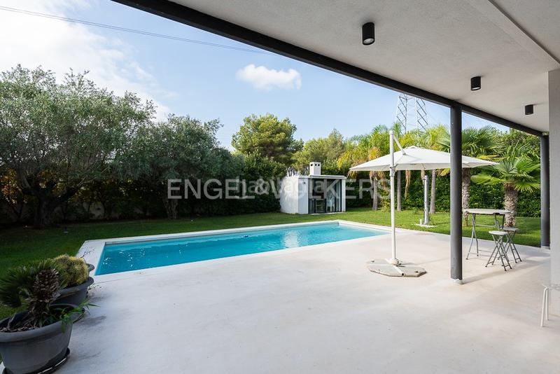 Foto e22e0afe-ddc2-4085-802e-ccbdcd55e970. Casa con riscaldamento parcheggio in Torre en Conill-Cumbres de San Antonio Bétera