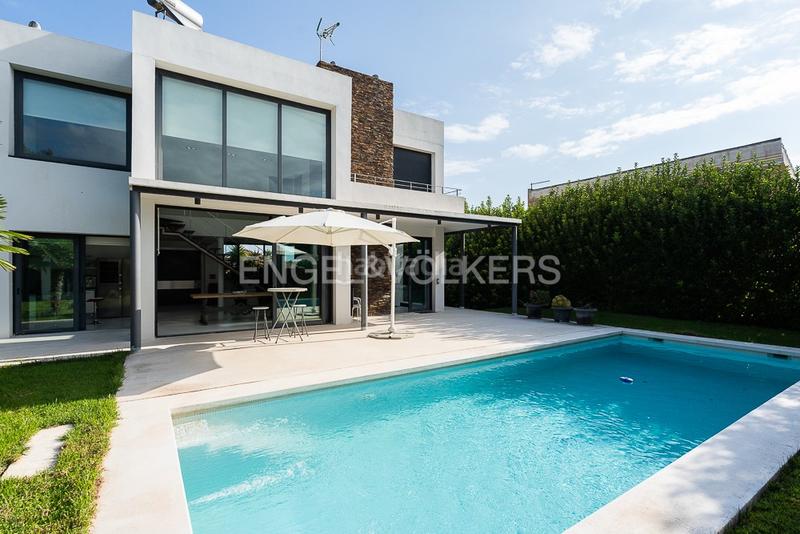 Foto fbc3bd36-3dc8-4d23-9344-3cd6c5b1ac41. Casa con riscaldamento parcheggio in Torre en Conill-Cumbres de San Antonio Bétera