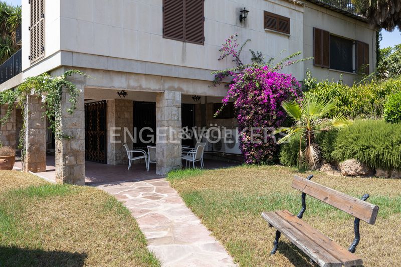 Foto 4990eda8-eefc-4eaa-893d-a2ba084753b2. Casa amb calefacció aparcament piscina a El Vedat - Santa Apolonia Torrent