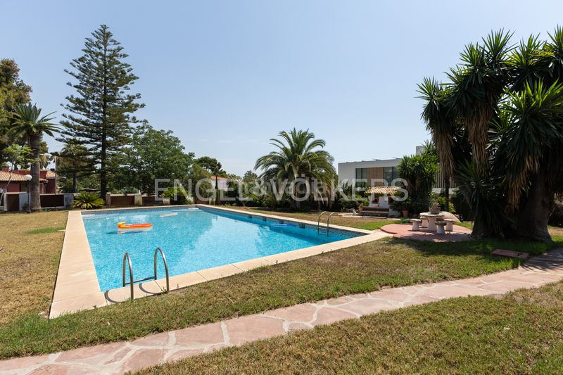 Foto 95c88360-ea53-40db-9956-806db5dd1304. Casa amb calefacció aparcament piscina a El Vedat - Santa Apolonia Torrent
