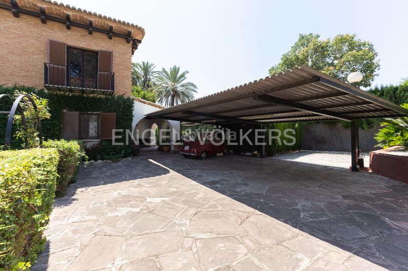 Foto b75c7f2c-d47b-4062-b59f-af51c2abd150. Casa amb calefacció aparcament piscina a El Vedat - Santa Apolonia Torrent