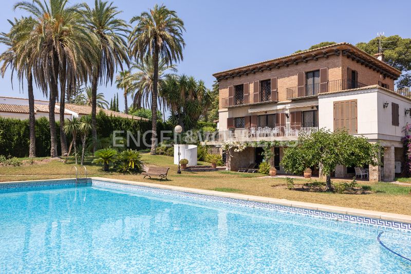 Foto d73bbc60-474e-4146-a988-26bd8d38aa09. Casa amb calefacció aparcament piscina a El Vedat - Santa Apolonia Torrent