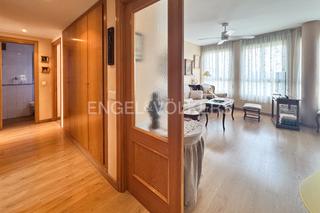 Lloguer Apartament a Mont Olivet. Luminoso piso en monteolivete
