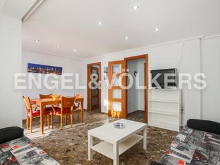 Alquiler Apartamento  Avinguda de la malva-rosa. Apartamento en malvarrosa para estudiantes