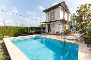 Maison à El Carme-Sant Agustí-Bonavista. Exclusiva residencia de lujo con piscina privada y parcela a dos