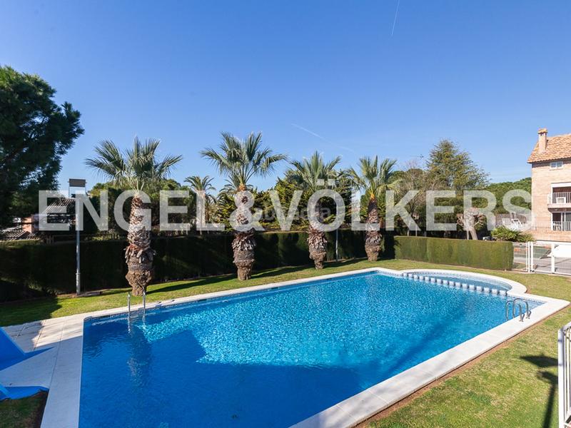 Foto 12acbc93-9051-47b4-9471-2e17899d3c8d. Casa exclusiva pareado en Mas Camarena en Mas Camarena Bétera