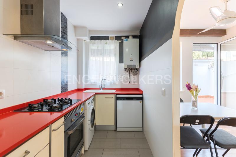 Foto 1eb62d55-469f-472e-b768-f1cee405dfbe. Rent apartment with heating in Moncada