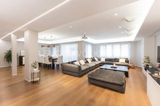 Apartament a Jaume Roig. Magnífica vivienda con reforma top, terraza y plaza de garaje en