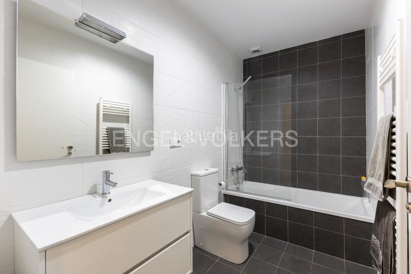 Foto a3b44699-9d28-41e6-be54-defc12615895. Apartament amb calefacció a Russafa Valencia