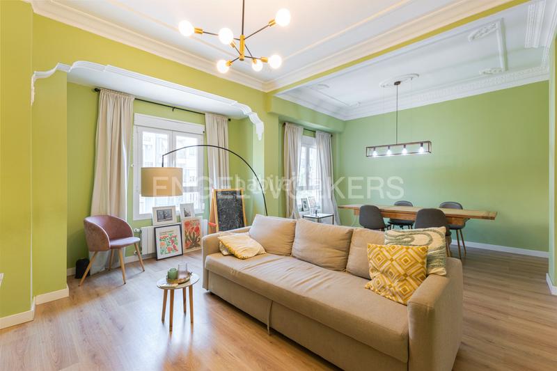 Foto fd6b75d0-7960-4da9-99bb-49a6d574bb22. Apartament amb calefacció a Russafa Valencia