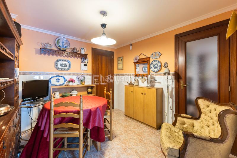 Foto 2d23c71f-0d66-4a31-ab45-b9add94fcbee. Apartamento espaciosa propiedad con terraza y dos entradas independientes en blasco ibáñez en Valencia