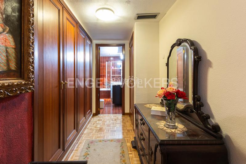 Foto 462264be-60bc-44e7-8d21-9206ce8cd94e. Apartamento espaciosa propiedad con terraza y dos entradas independientes en blasco ibáñez en Valencia