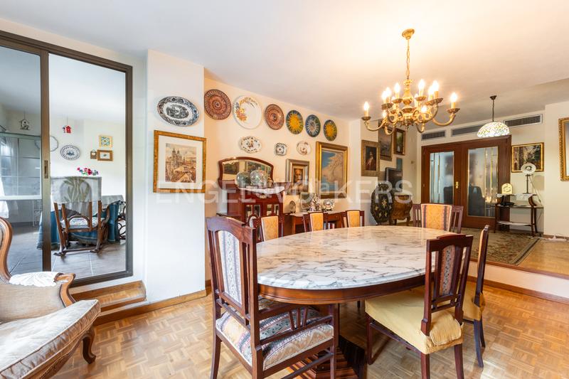 Foto 69230822-ac3a-47a0-bf66-a7c24f48e4d7. Apartamento espaciosa propiedad con terraza y dos entradas independientes en blasco ibáñez en Valencia