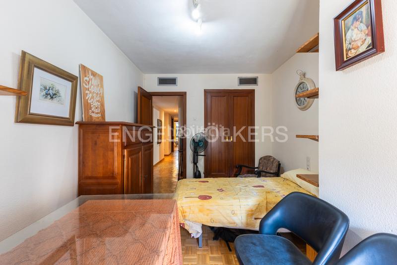 Foto aa857a88-6a28-4466-9fe2-42b52f7ab98f. Apartamento espaciosa propiedad con terraza y dos entradas independientes en blasco ibáñez en Valencia