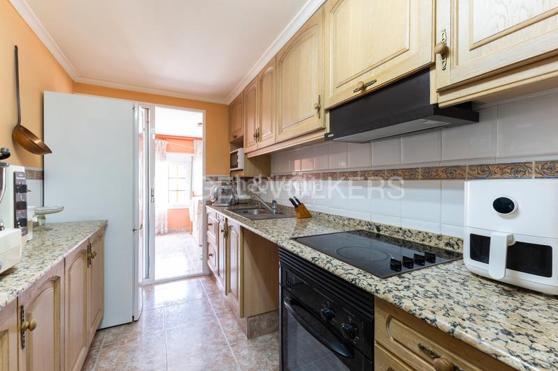 Foto b6fe9880-bb11-4e35-a249-79835ec84ad9. Apartamento espaciosa propiedad con terraza y dos entradas independientes en blasco ibáñez en Valencia