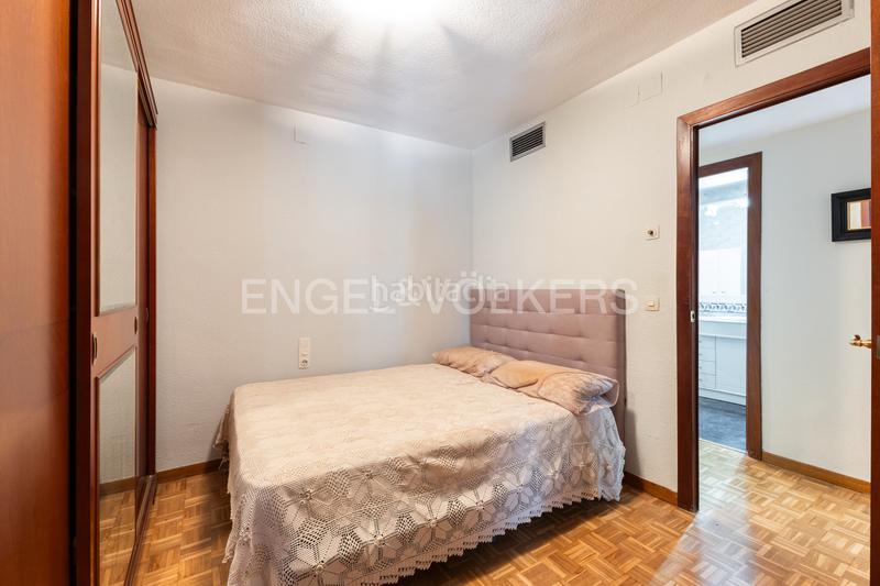 Foto bc999f02-afb5-451e-92bc-ec095572788b. Apartamento espaciosa propiedad con terraza y dos entradas independientes en blasco ibáñez en Valencia