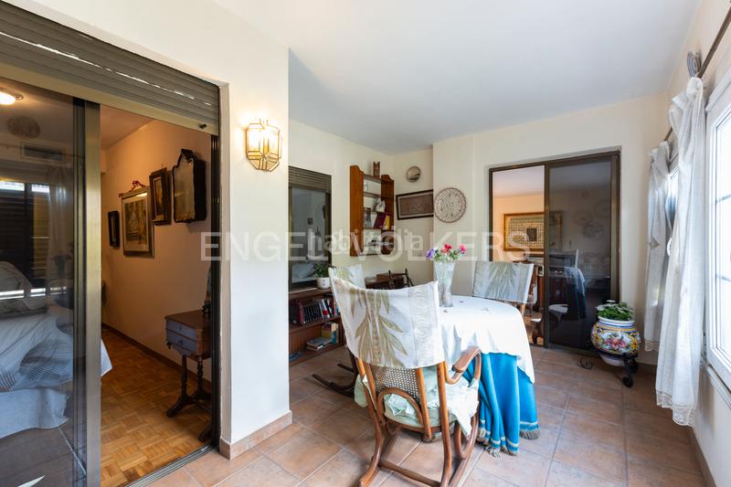 Foto c51ab360-fa17-432e-ae2f-880d711ad979. Apartamento espaciosa propiedad con terraza y dos entradas independientes en blasco ibáñez en Valencia