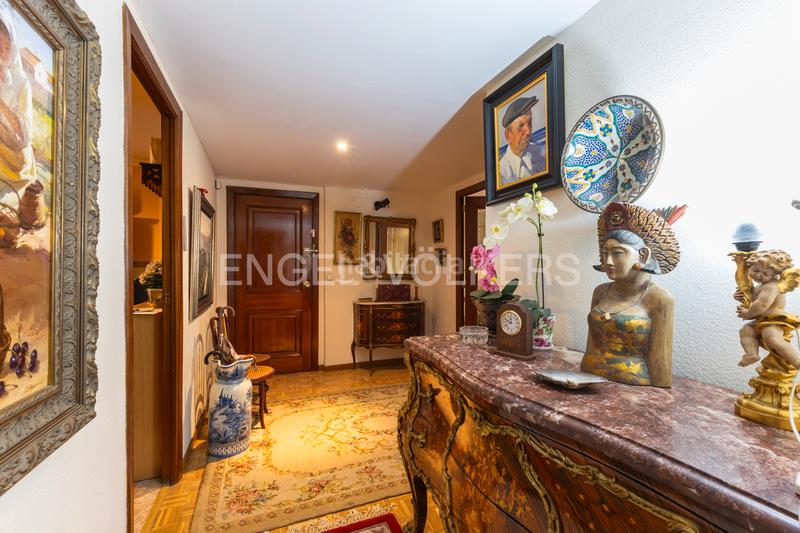 Foto cc244ac6-2ee0-4281-9b8e-bf1b1ecb53f1. Apartamento espaciosa propiedad con terraza y dos entradas independientes en blasco ibáñez en Valencia