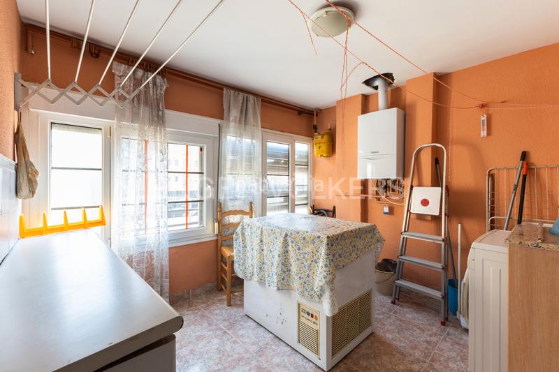 Foto fe40c0b9-585c-4d44-bcf7-01628d751b04. Apartamento espaciosa propiedad con terraza y dos entradas independientes en blasco ibáñez en Valencia