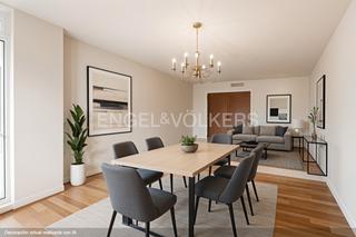 Apartament a Ciutat Jardí. Espaciosa propiedad con terraza y dos entradas independientes en