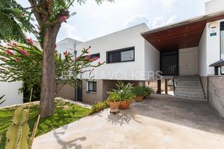 Casa a Casas Verdes - Ermita. Exclusiva vivienda unifamiliar de autor en el casco urbano de go