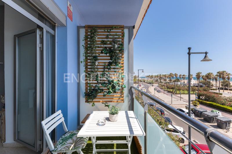 Foto 13aaee2a-49c1-482b-9d4f-4fbe047fed17. Alquiler apartamento piso con balcón y vista al mar poblat marítim en Valencia