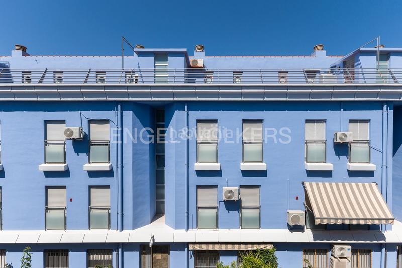 Foto 2ccacf34-3d72-498c-9046-cc88300ef612. Alquiler apartamento piso con balcón y vista al mar poblat marítim en Valencia