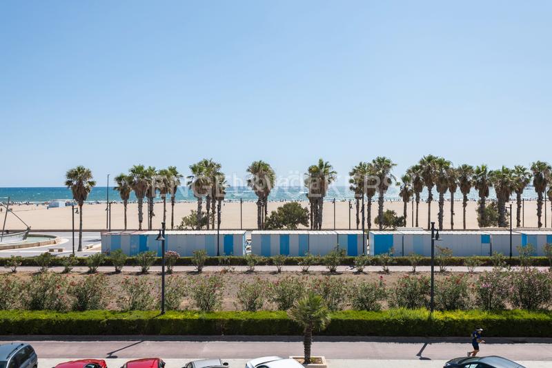 Foto 2f60c023-3591-42bf-9453-12250cf8abf7. Alquiler apartamento piso con balcón y vista al mar poblat marítim en Valencia
