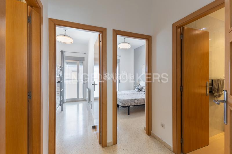 Foto 676b9779-26b0-4c4d-882a-b7770547c120. Alquiler apartamento piso con balcón y vista al mar poblat marítim en Valencia