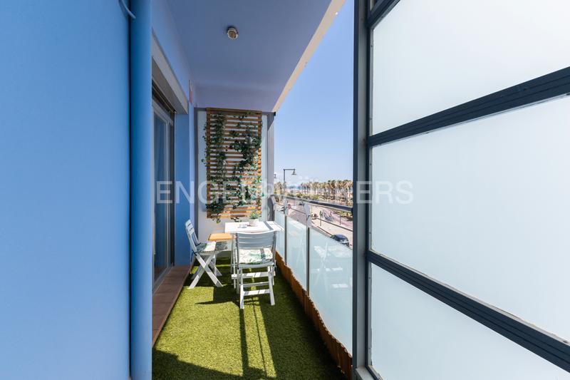 Foto 6db5645b-300e-4f01-ad79-db9c0bddd551. Alquiler apartamento piso con balcón y vista al mar poblat marítim en Valencia