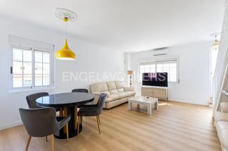 Lloguer Àtic  Carrer del poeta liern. Ático con doble terraza en el casco antiguo de valència