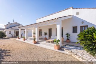 Haus in El Pilar. Chalet con encanto mediterráneo en ontinyent