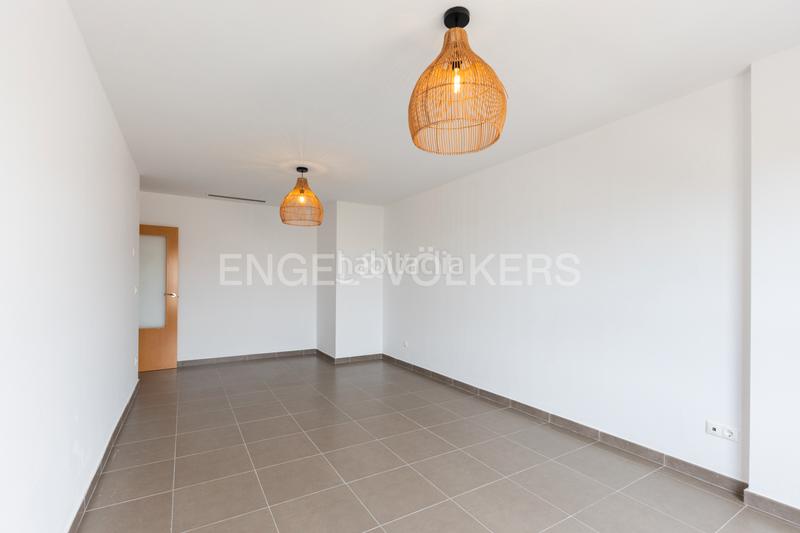 Foto bcc30030-c548-484f-8e71-3e999c556689. Alquiler apartamento piso de 3 habitaciones para larga estancia en inmejorable zona en Moncofa