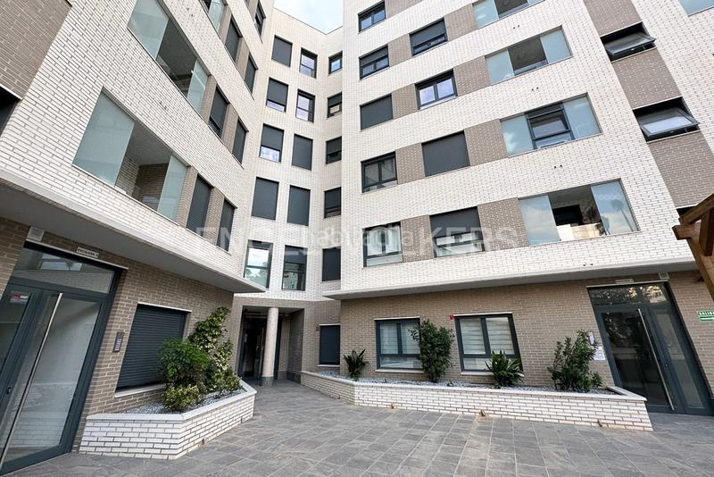 Foto 0aa51f1a-0d91-4f1b-ab1b-35c30725c4b4. Alquiler apartamento piso a estrenar con terraza con vista al mar en Valencia